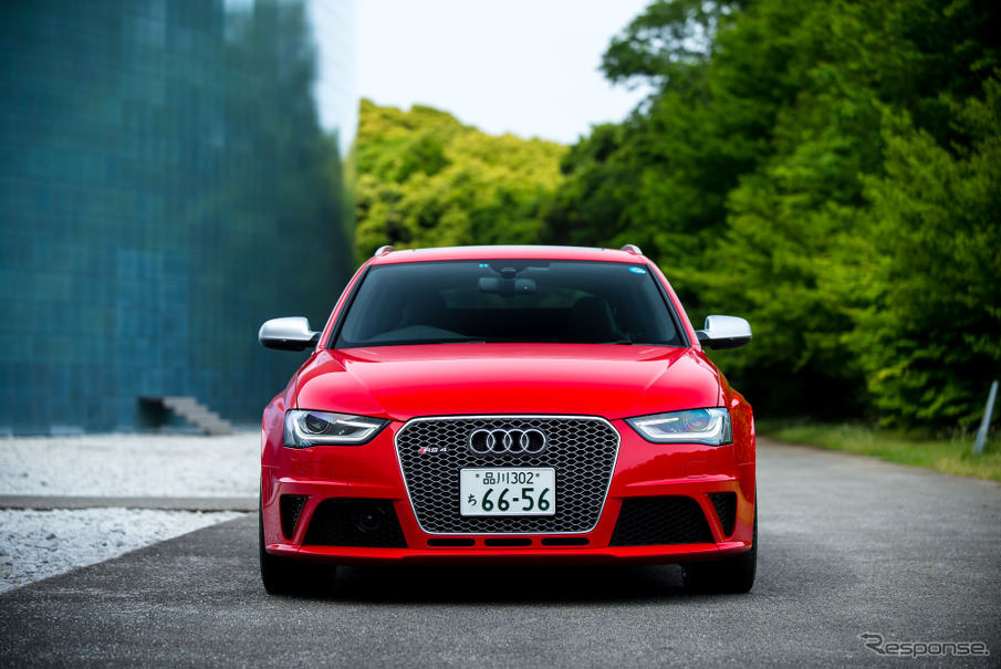 アウディ・RS4 アバント