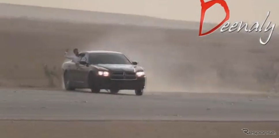 公道で危険走行を行う中東サウジアラビアのドリフト族