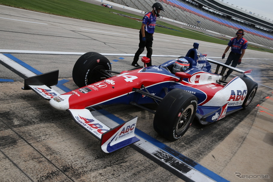 佐藤琢磨は終盤、マシントラブルでストップ（写真は予選日）。写真：INDYCAR