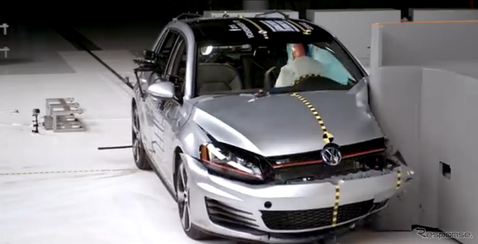 米IIHSが実施した新型VWゴルフの新スモールオーバーラップ衝突テスト