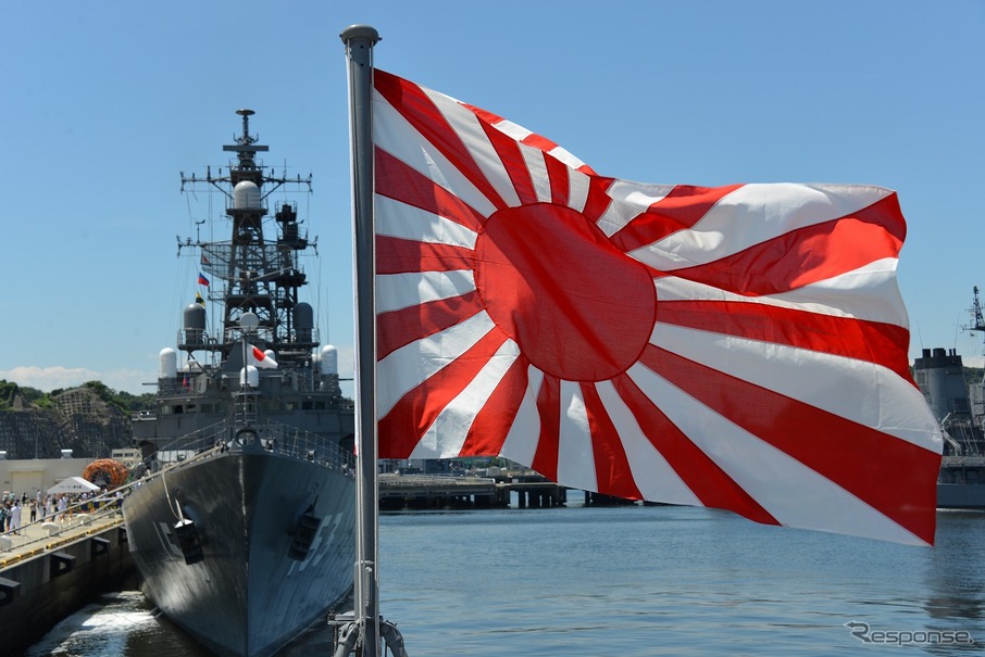 6月14日から始まった「よこすかYYのりものフェスタ2014」。海上自衛隊横須賀地方総監部は護衛艦や哨戒ヘリを公開した。
