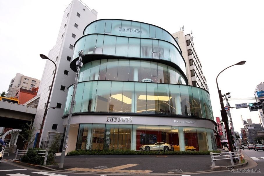 フェラーリの正規ディーラー、ROSSO SCUDERIAオープン