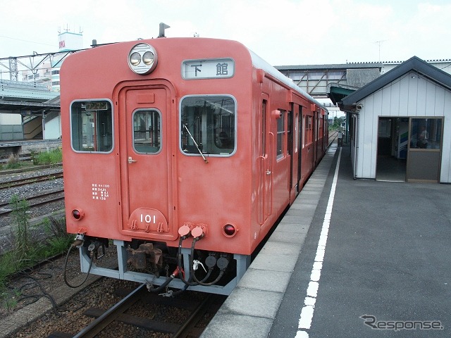 定期運用されていた頃のキハ100形（キハ101）。7月26日にキハ102とともに臨時列車として運転される。