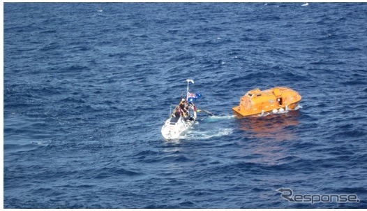 川崎汽船運航船、インド洋で負傷した手漕ぎボートの乗組員1人を救助