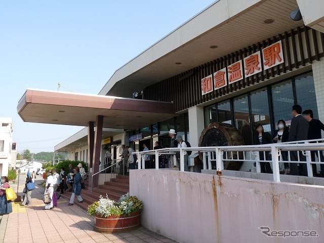 JR西日本は「石崎奉燈祭り」にあわせ臨時快速を金沢～和倉温泉間で運転する。写真は和倉温泉駅。