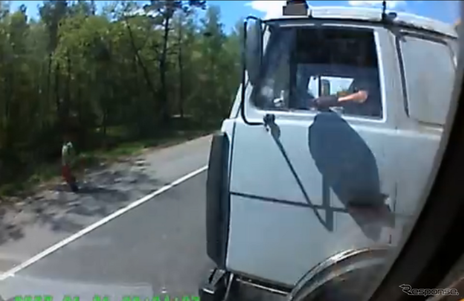 ロシアでトラック事故 車載カメラが捉えた瞬間映像 動画 レスポンス Response Jp