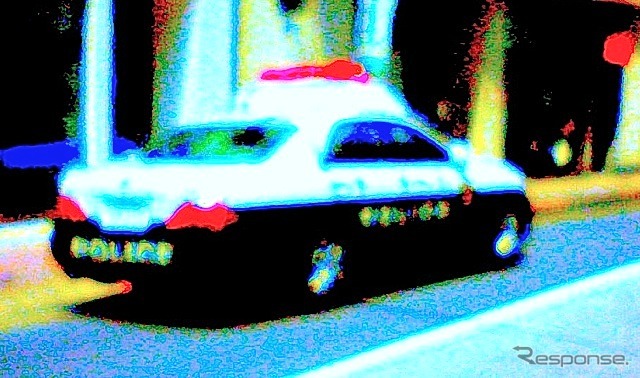 警察署長の公用車に当て逃げのクルマ 歩道に乗り上げて暴走 レスポンス Response Jp
