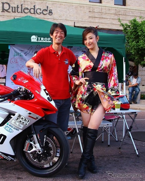 伊丹孝裕さん（左）と多聞恵美さん
