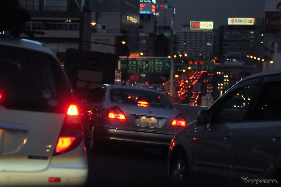 お盆の渋滞がピークを迎えている。16日18時現在、全国の上り線を中心に10km～20km規模の渋滞が多くなっている。