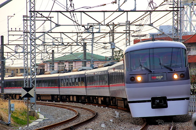 特急レッドアロー『小江戸』は9月下旬の3日間、一部の列車が小平駅に臨時停車する。