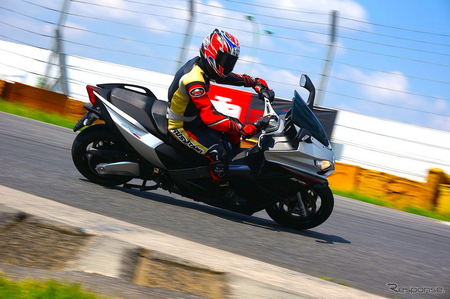 アプリリア Srv850 Abs Atc 日本発表 世界最大排気量のスクーターにabs トラコンを装備 レスポンス Response Jp アプリリア Srv850 Abs Atc 日本発表 世界最大排気量のスクーターにabs トラコンを装備 レスポンス Response Jp