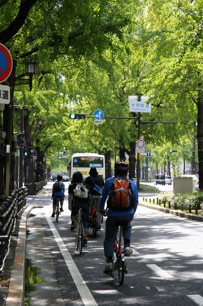 実験が実施される平野町3丁目から伏見町3丁目の側堂（画像＝御堂筋サイクルピクニック事務局）