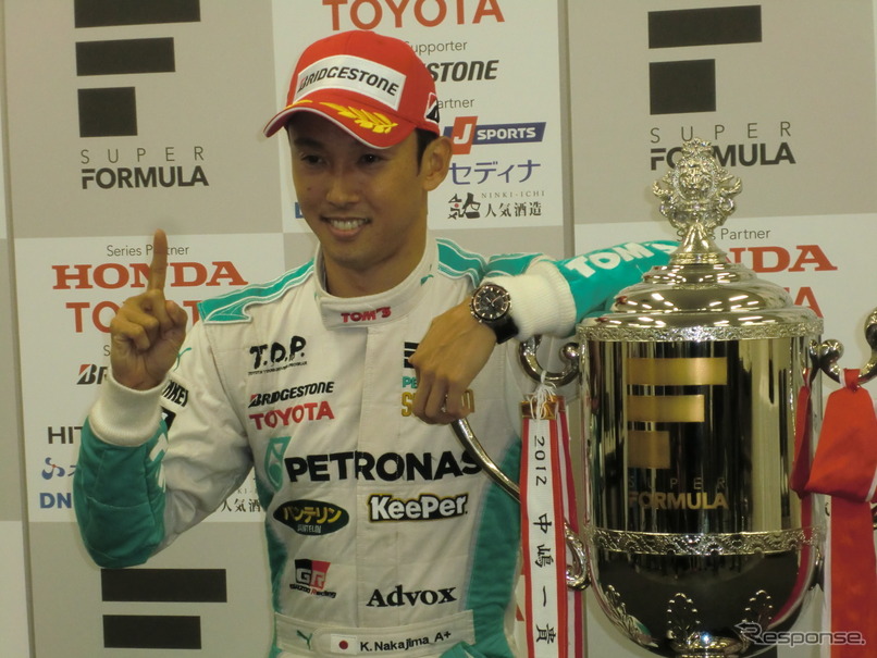 2012年以来、2年ぶりの王座獲得となった中嶋一貴（12年当時のシリーズ名称はフォーミュラ・ニッポン）。
