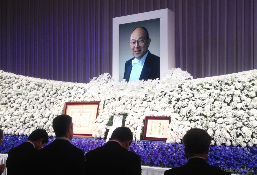 日産自動車の社長・会長を務めた久米豊さんのお別れの会が11月25日、都内のホテルで開かれた。