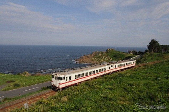 JR東日本は八戸線用気動車の公募調達を実施する。写真は現在の八戸線を走るキハ40系列の気動車。