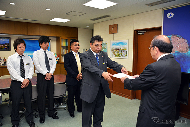 宮古島市に新たに設置された観光試練課。その辞令交付式が11月26日に実施された