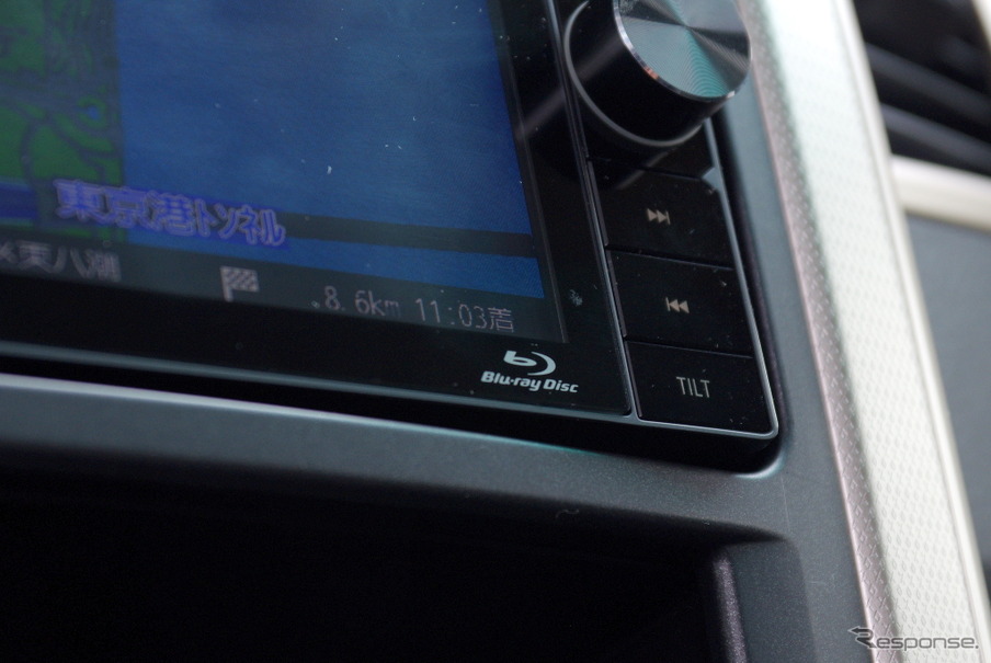 RX01WD/RX01Dは、市販向けAV一体機としては初めてブルーレイディスクのプレーヤーを内蔵