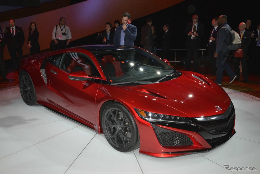 新型 ホンダ NSX の量産モデル（デトロイトモーターショー15）