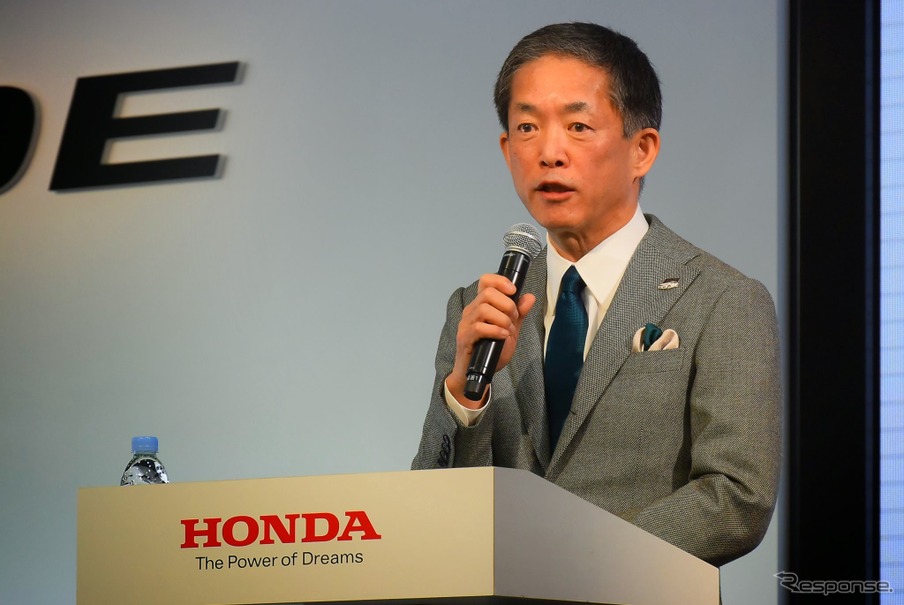 ホンダ 新型ジェイドの発表会見に出席した、峯川尚専務執行役員