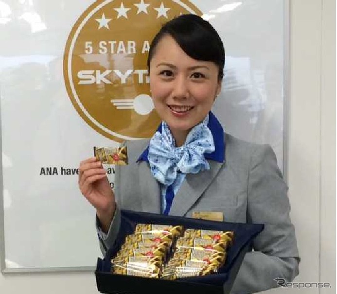 ANAの機内で2月14日客室乗務員がチョコレートを配布