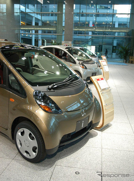 三菱自動車2006年3月期連結決算…黒字と赤字