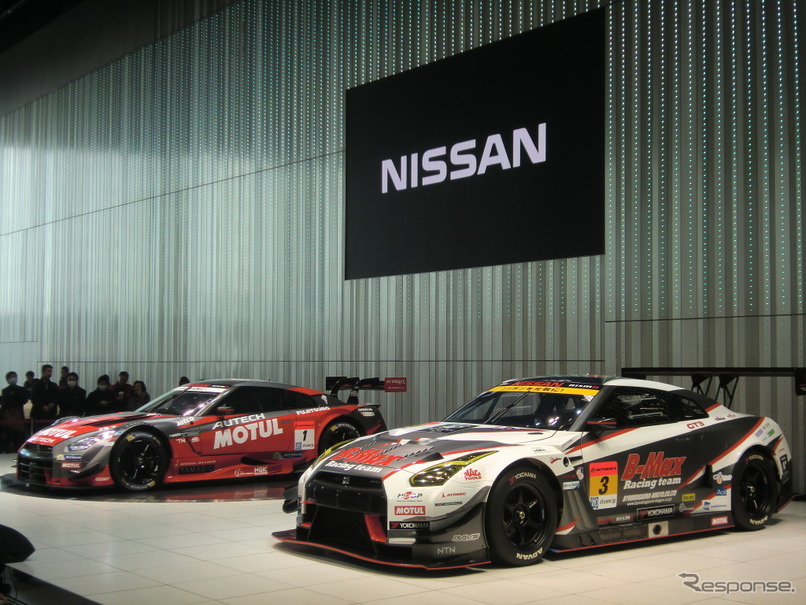 日産/ニスモは28日に、横浜の日産グローバル本社ギャラリーで今季のモータースポーツ活動に関する発表会を実施した（右はGT300、左はGT500に参戦するGT-R）。