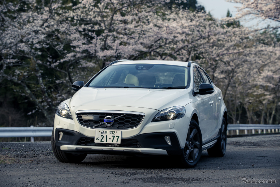 ボルボ V40 クロスカントリー T5 AWD