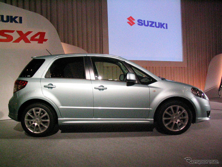 【スズキ SX4 発表】開放感のポイントはクオーターウィンドウ