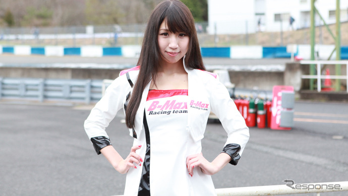 スーパーGT『B-MAX NDDP Racing Girl』・真山明梨