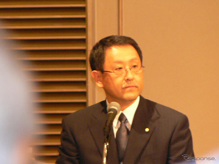 トヨタ年央会見…豊田副社長、「メーカーとして恥ずかしい」