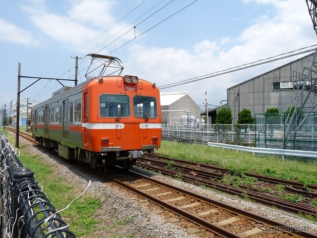 岳南電車は7月からフリー切符をリニューアル。平日用と休日用を統合する。