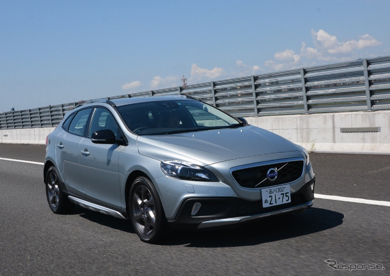 V40クロスカントリーT5 AWD（参考画像）