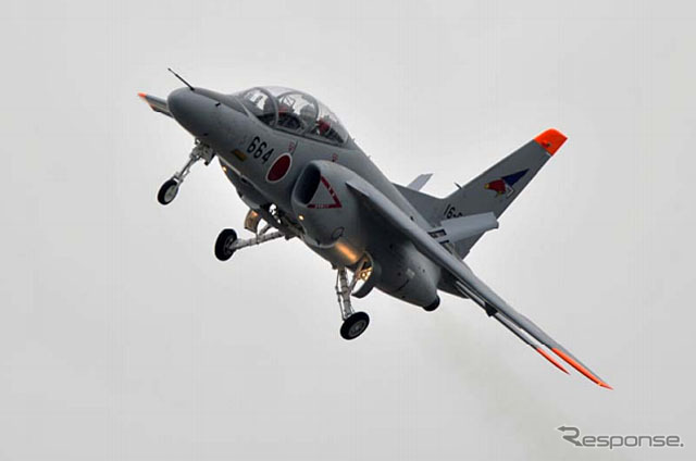 中等練習機 T-４