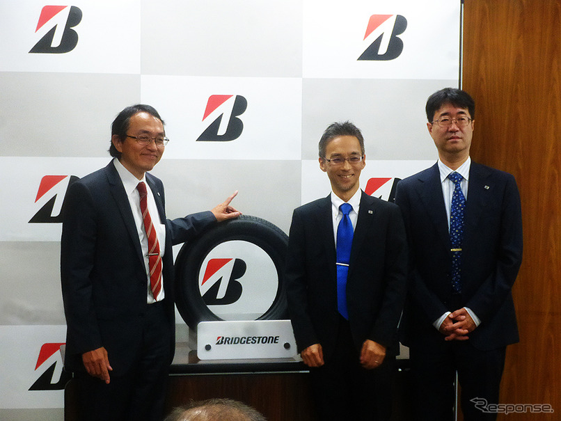 「『グアユール』ゴムを用いたタイヤ技術発表会」に登壇したブリヂストンの執行役員 中央研究所担当・森田浩一氏、中央研究所研究第3部・中山敦氏、環境戦略企画ユニットリーダー・吉田裕人氏