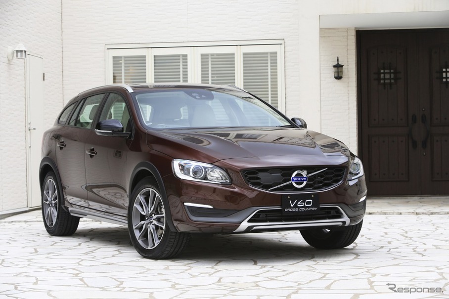 ボルボ V60クロスカントリー D4 SE