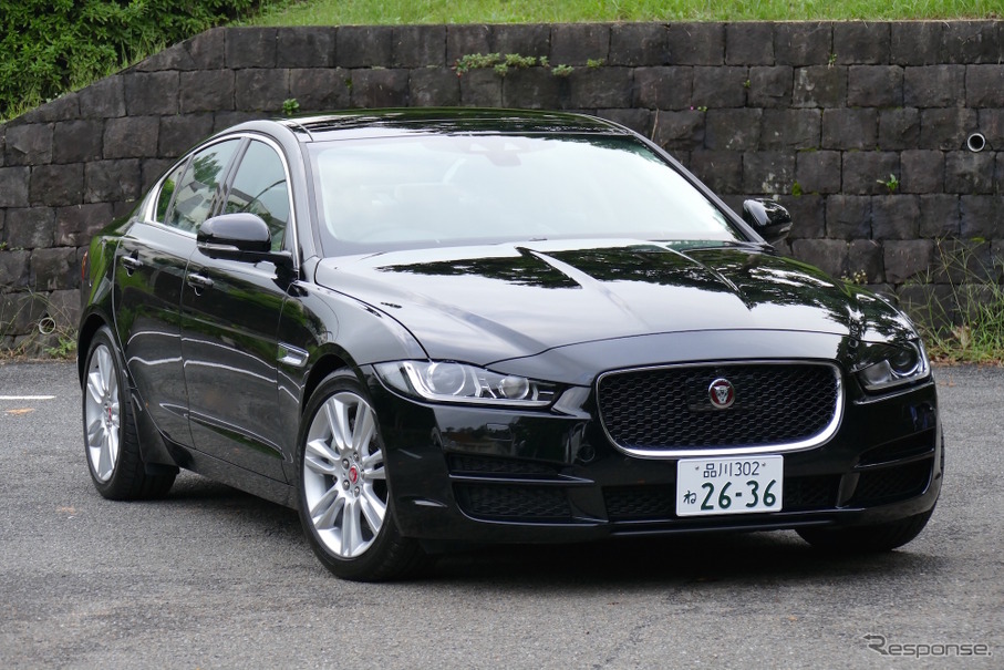 ジャガーXE 2.0 PRESTIGE