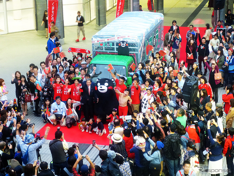 熊本発東京行きトマト畑「トマトラ」が1200kmを走破し無事ゴール。東京・パレットタウンには、くまモンや蒲島郁夫県知事、エスパー伊東が出迎えた