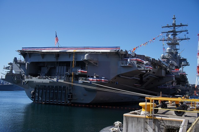 横須賀基地で公開された空母ロナルド・レーガン。ニミッツ級空母の9番艦。