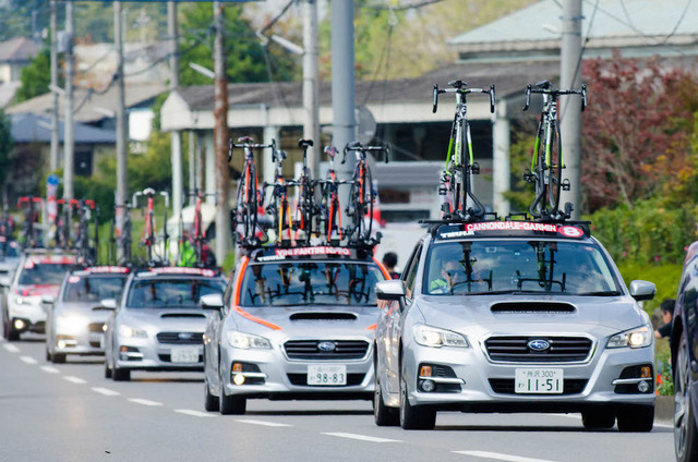 ジャパンカップサイクルロードレースではスバル車が大会関係車両として活躍（2015年10月18日）