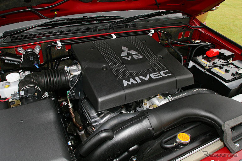 Паджеро какой двигатель лучше. Mitsubishi мотор 3.8. Паджеро 4 3.8 ДВС. Мотор 6g75 MIVEC. Двигатель Паджеро 4 3.8 бензин.