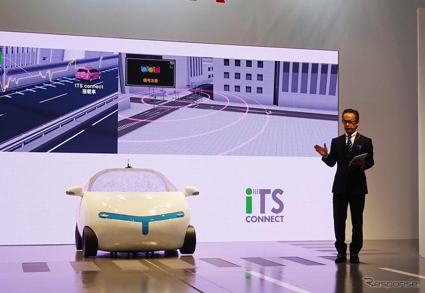 トヨタはSMART MOBILITY CITY 2015で「ITS コネクト」と「ハーモ（Ha:mo）」を紹介