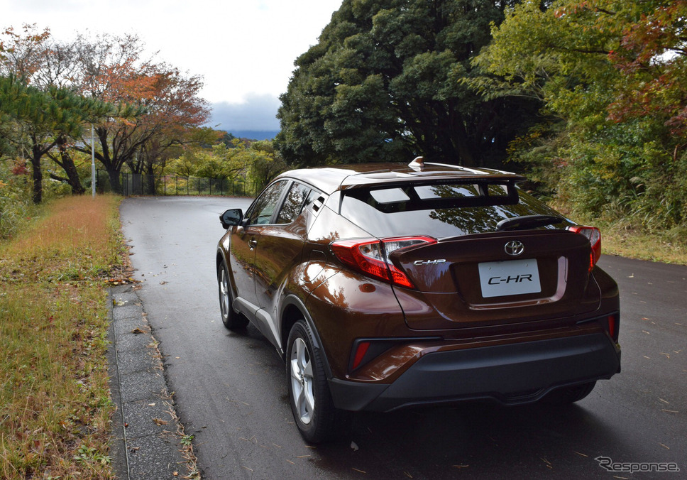トヨタ C-HR