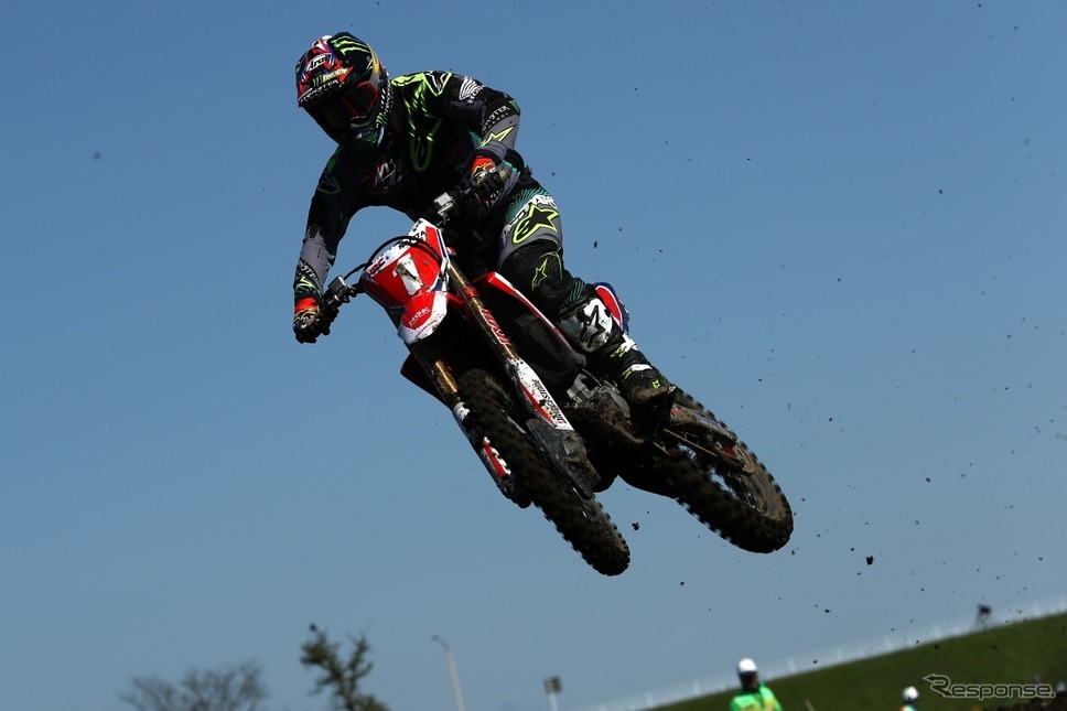 全日本モトクロス選手権第2戦オフロードビレッジIA1ヒート1で2位、Team HRC 成田亮。