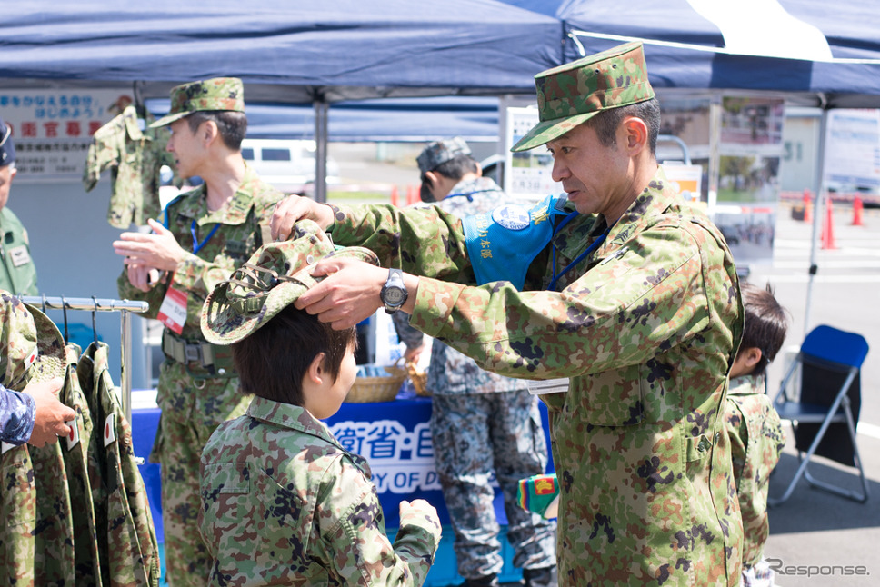 筑波サーキット・カーフェスティバル2018で自衛隊がブース出展（2018年5月5日）