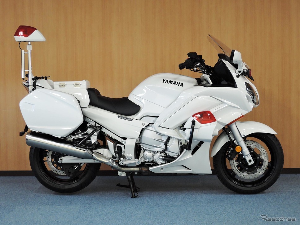 ヤマハの白バイ「FJR1300AP」