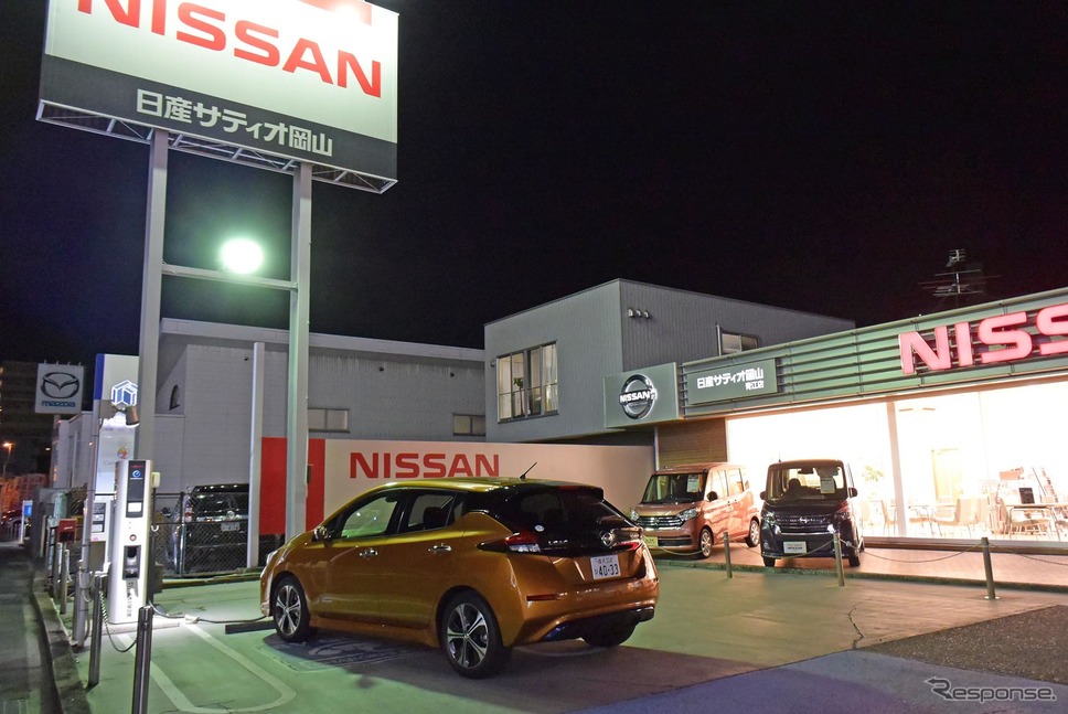 日産リーフ。岡山で充電中。