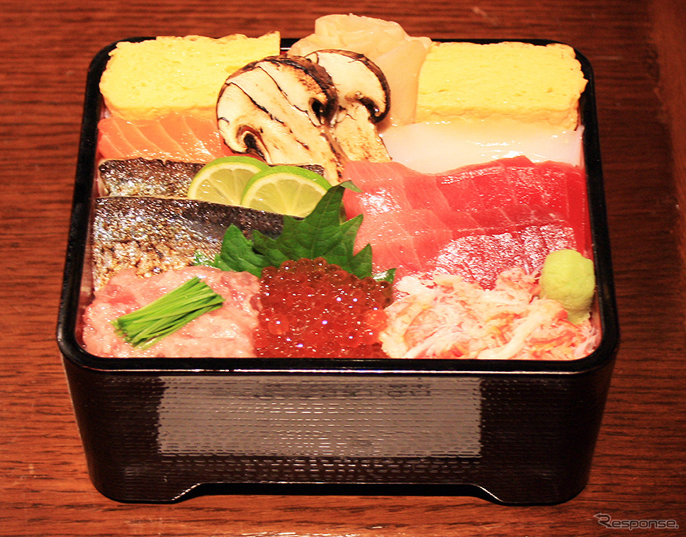 天然鮪と炙り秋刀魚の秋の味覚丼(築地寿司清)