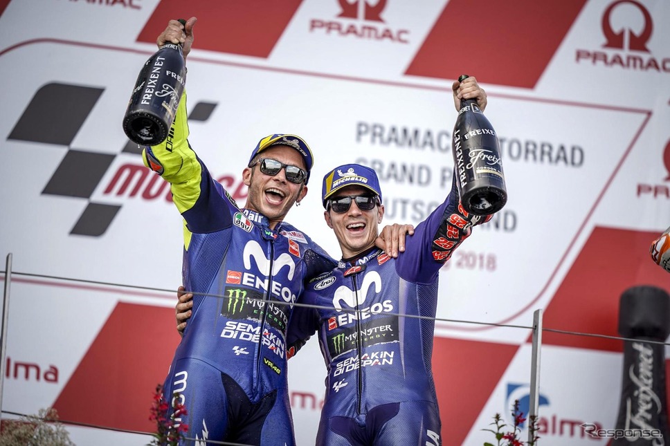 ロッシ(向かって左)とビニャーレス(MotoGP 日本GP2017)