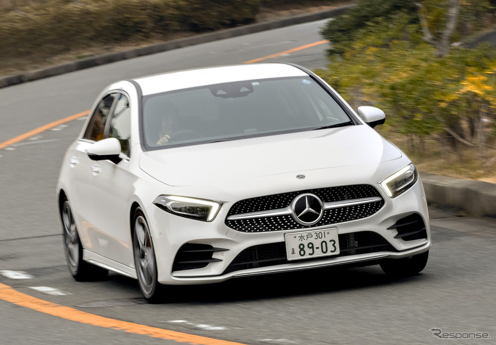 メルセデスベンツ Aクラス 新型(A180 スタイル AMGライン装着車)