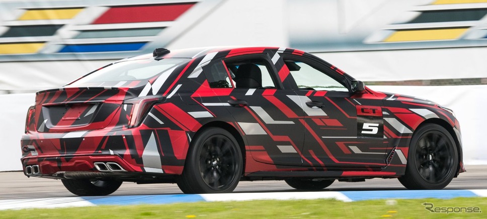 キャデラック CT5-V のさらなる高性能モデルの開発プロトタイプ車